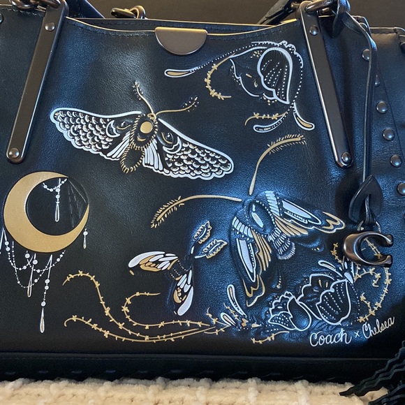Rare limited edition Coach purse with artist Chelsea - Picture 2 of 12